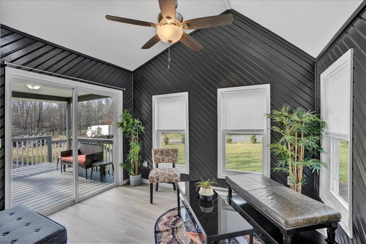 Casa de férias Heart Of Pocono Mtn 3bd 2ba Gameroom Pocono Raceway Long Pond